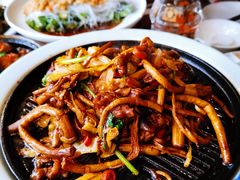 茶树菇炒牛肉-北京老铺烤鸭(老城根店)
