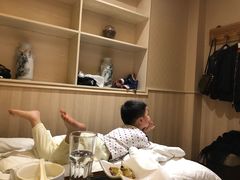 -新盈光·云会所(百丈东路店)