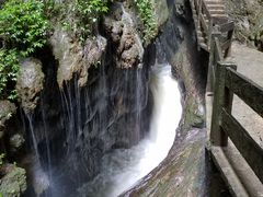-龙水峡地缝景区