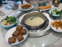 -粤顺渔坊·中山脆肉鲩火锅(清湖店)