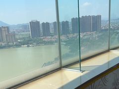 -荣誉国际酒店-云顶旋转餐厅