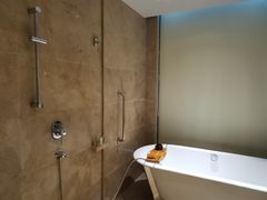 -广州汇华希尔顿逸林酒店