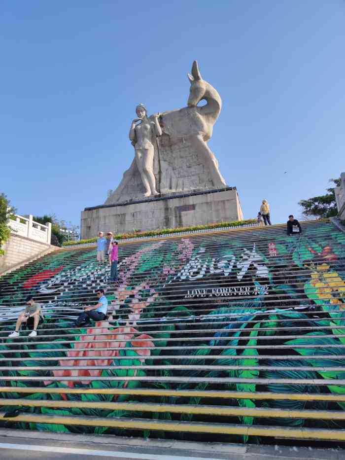 鹿回头广场-"鹿回头广场榆亚路和凤凰路交汇处,地理位置.
