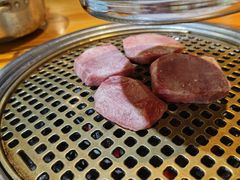 -唯成•韩国炭火烤肉 유성고기