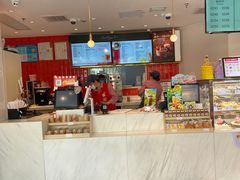 -85度C(生甜甜圈研究工坊·上海平凉店)