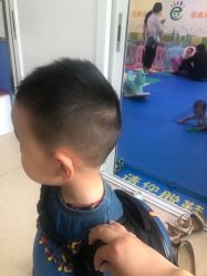 -爆米花儿童美发乐园