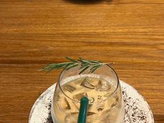 -Chom Cafe and Restaurant