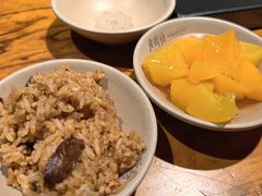-老牌坊云南鱼豆花火锅(爱建店)