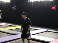 -嘿哟动霸CHUA·新潮玩运动娱乐中心·蹦床滑冰团建乐园