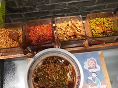 -呷佬·长沙手工米粉(金沙江路店)