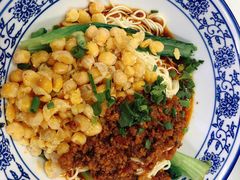 -渝之汇牛肉豌杂面