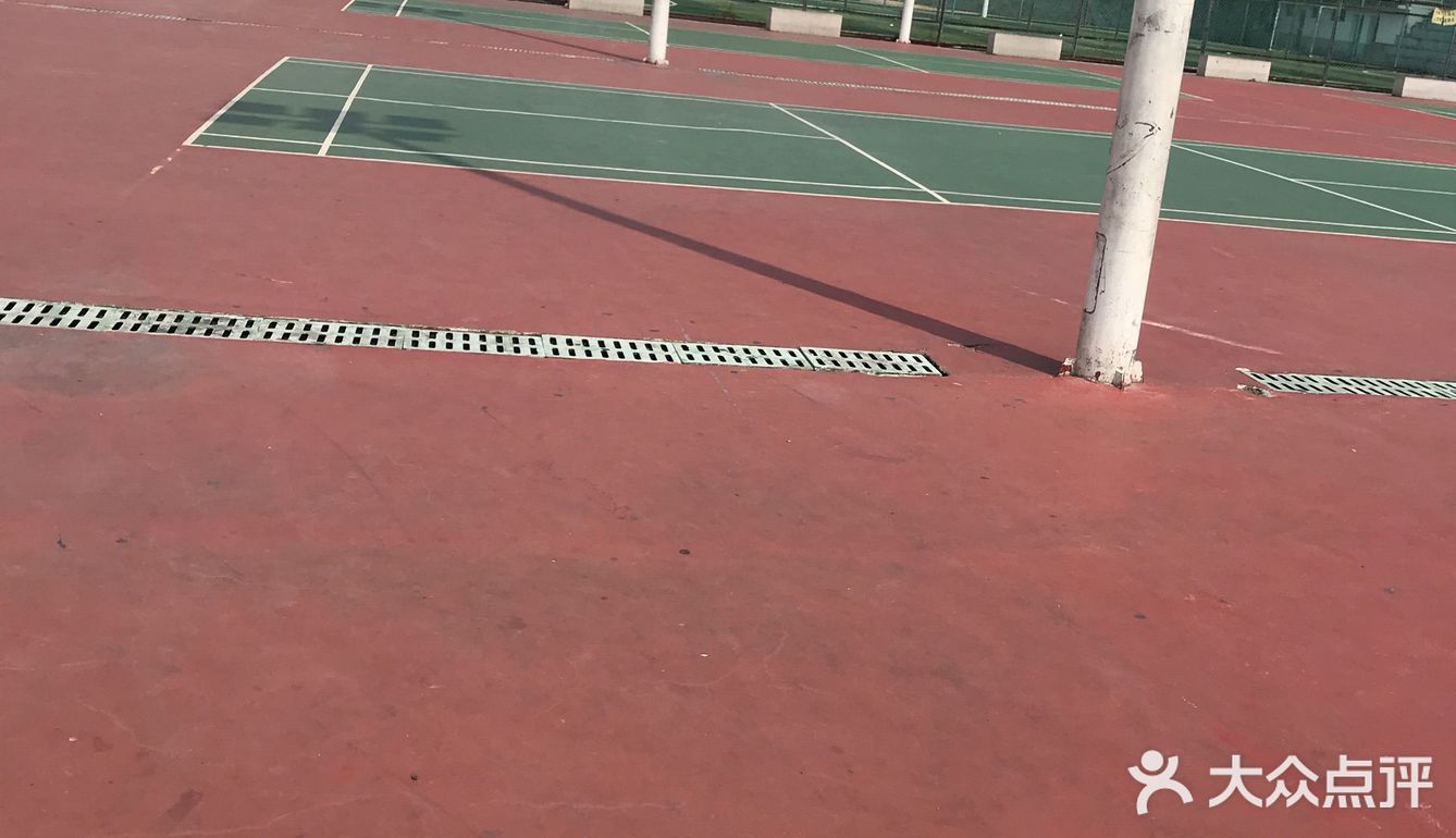 上李朗体育中心
