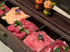 -左庭右院鲜牛肉火锅黑金店(陆家嘴中心店)