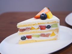 混合水果奶油蛋糕-black rainbow coffee