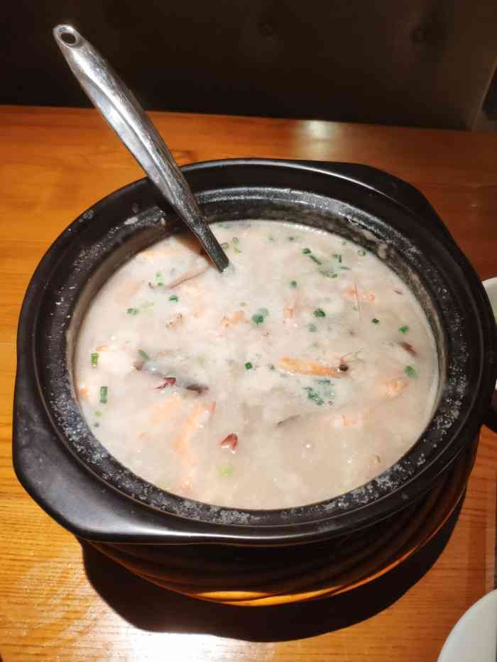 如轩海鲜砂锅粥(洛溪店)-"吃砂锅粥真的是要好好得选一下地方,慢慢的.