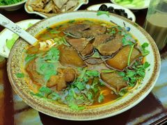 半筋半肉面-金杨拉面王小吃面馆·牛三宝面·红烧牛肉粉