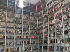 -钟书阁(松江泰晤士小镇店)