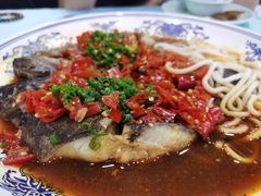 剁椒鸦片鱼头-小老板海鲜酒家(董家渡店)