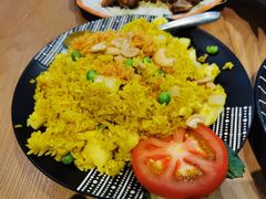 泰式菠萝海鲜炒饭-摩登有记·新派泰国菜(银钻广场店)