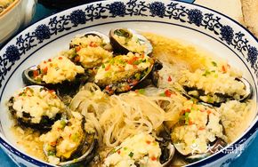 Steamed Fresh Abalone with Garlic