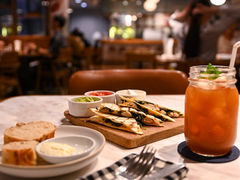 -ROAST coffee & eatery