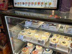 -85度C(生甜甜圈研究工坊·上海平凉店)