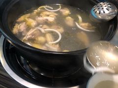 -东椰·海南椰子鸡火锅(朝阳门店)