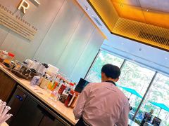 -星巴克臻选(深圳龙华红山天虹店)