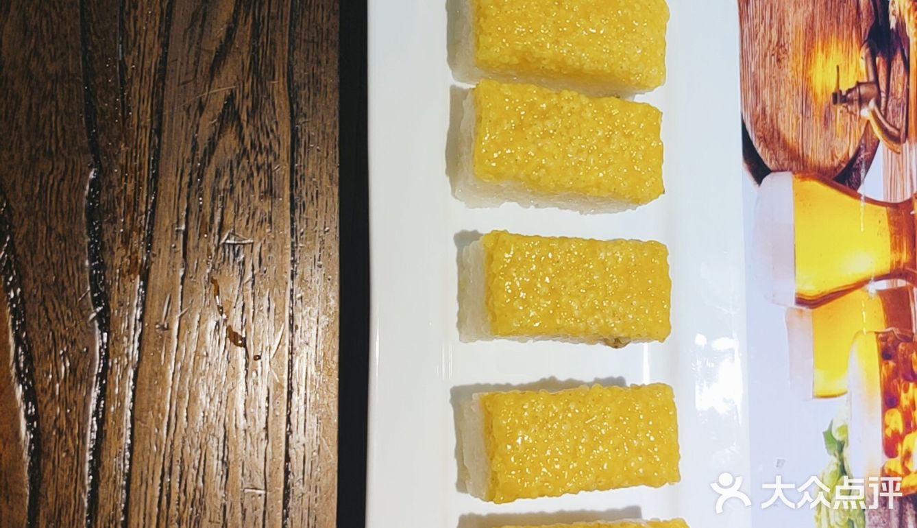 里边又有韧劲 口感刚刚好 口味也适中 肉夹馍是酥脆饼皮