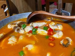 -老滇山寨•云南特色菜•地方菜•民族风情歌舞表演(金碧店)