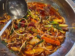 -老滇山寨•云南特色菜•地方菜•民族风情歌舞表演(金碧店)