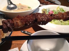 红柳羊肉串-阿里家·新疆烤肉酒場 by MIG