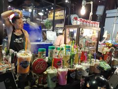 -席娜卡琳火车铁道夜市