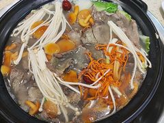 -九寨沟特色牦牛肉汤锅