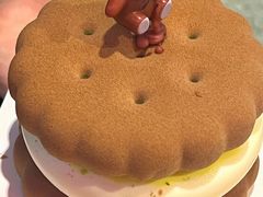 -DOUBLE HAPPINESS 双喜面包咖啡