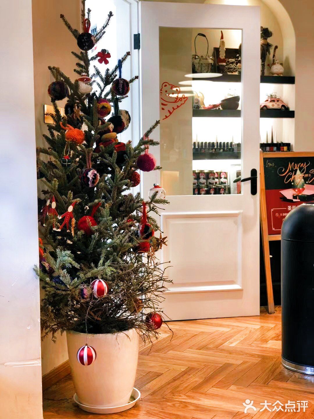 路面偶遇隐蔽咖啡小馆