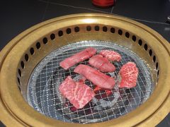 -山川小町·极番烧肉(新地假日广场店)