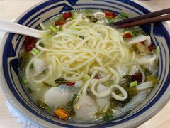 招牌酸菜鱼面-汤去三面(骆驼店)