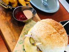 超厚芝士牛肉汉堡-魏斯理汉堡(西安沣东吾悦店)