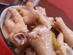 -虾弄弄海派小龙虾·牛羊蝎子火锅