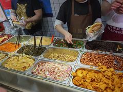 自助取餐区-三兄弟高炉烧饼