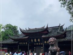-峨眉山报国寺