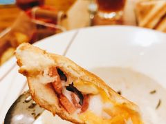 -more than meow吴止猫主题餐厅(承德 中船汇店)