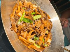 干锅鹿茸菌-呷湘厨·家宴·鱼汤捞饭(津南店)