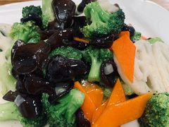 -溢心园香河肉饼总店