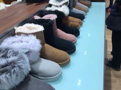 -UGG(燕莎奥特莱斯购物中心店)