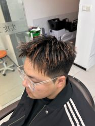 -尤司男士国潮理发馆