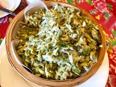 蒸槐花-闯关东东北农家菜(崂山石老人店)