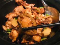 鲍鱼咸鸡煲-皇朝会.经典传统粤菜(外滩店)