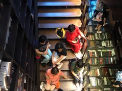 -钟书阁(松江泰晤士小镇店)